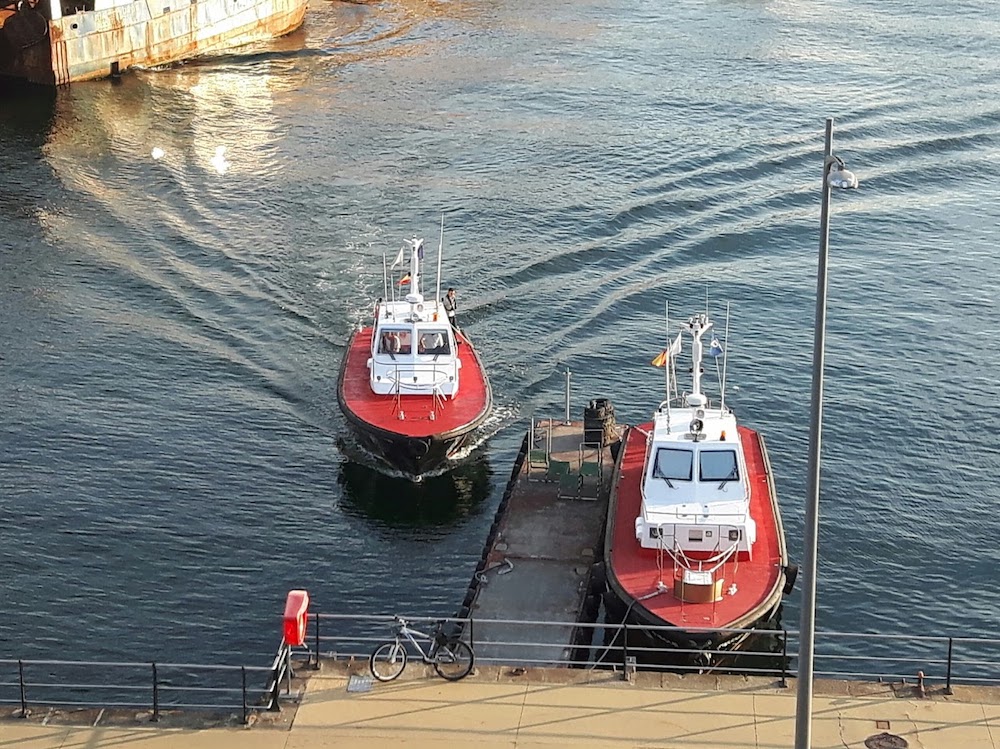 Lanchas de practicaje en el embarcadero